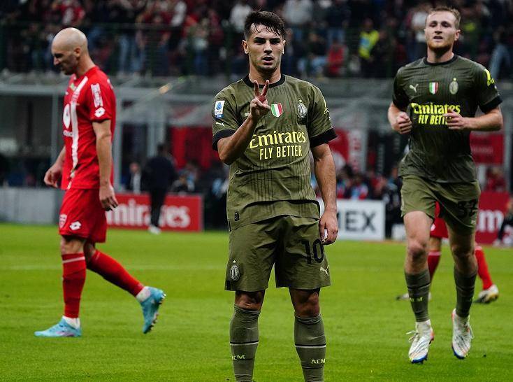 Dias scoort twee keer en AC Milan wint vier keer op rij